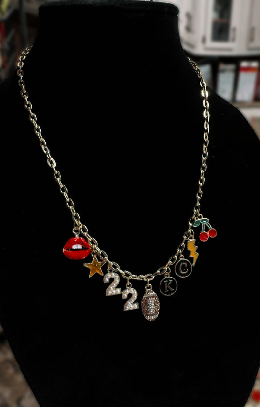 Red kingdom necklace